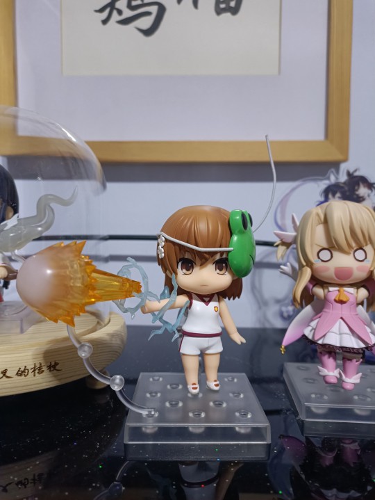 我妈把我手办碰掉之后，不知道咋装是正确的