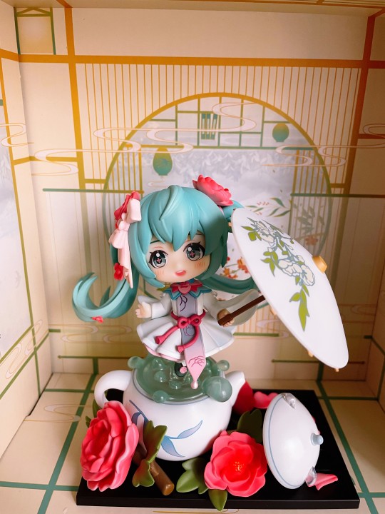 初音未来 花织雨润，初音可爱捏