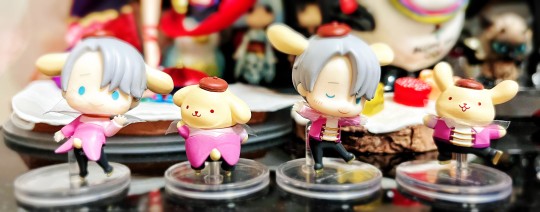 俄罗斯老lm的生日快到了，喵一个