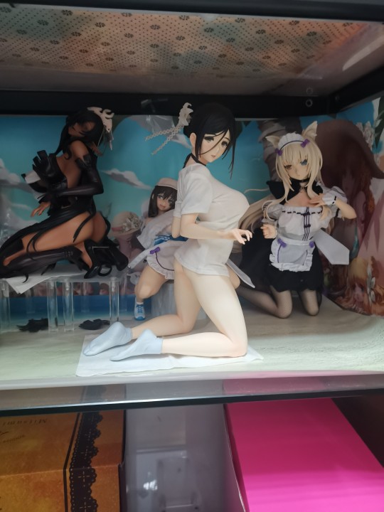 到货水 不敢穿和服随便用一个衣服穿下 要提醒还没到货的各位 这布料衣服是真的离谱 我买的拆摆的 卖家因为被衣服布料染就便宜出售了 有好几次地方都被染色了 真的很离谱 我到货就把布料泡了一下就出色了 不知道洗几遍能不染色 不敢穿这衣服了