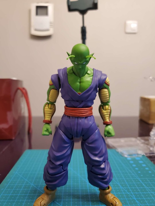 SHF 比克(super hero ver.)