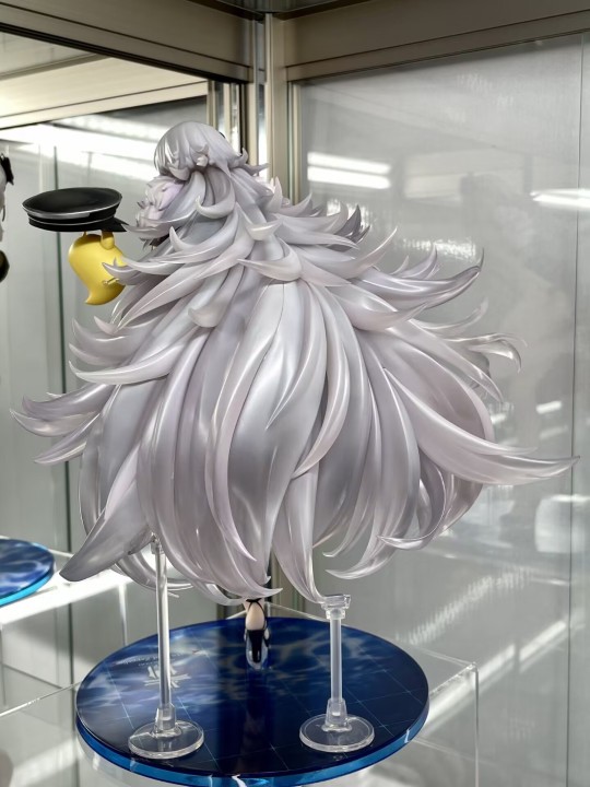 恐怖的发量，化学的看哭了