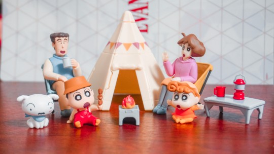 蜡笔小新扭蛋系列 露营