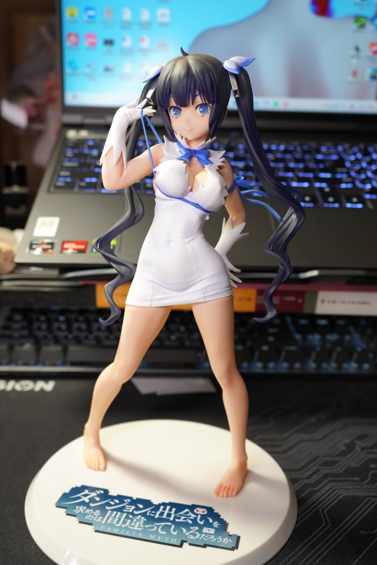 虽身材娇小但是前凸后翘的神大人居然出油了