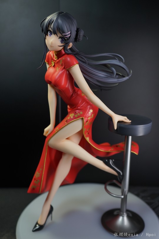 麻衣学姐的红旗袍还是很诱人的