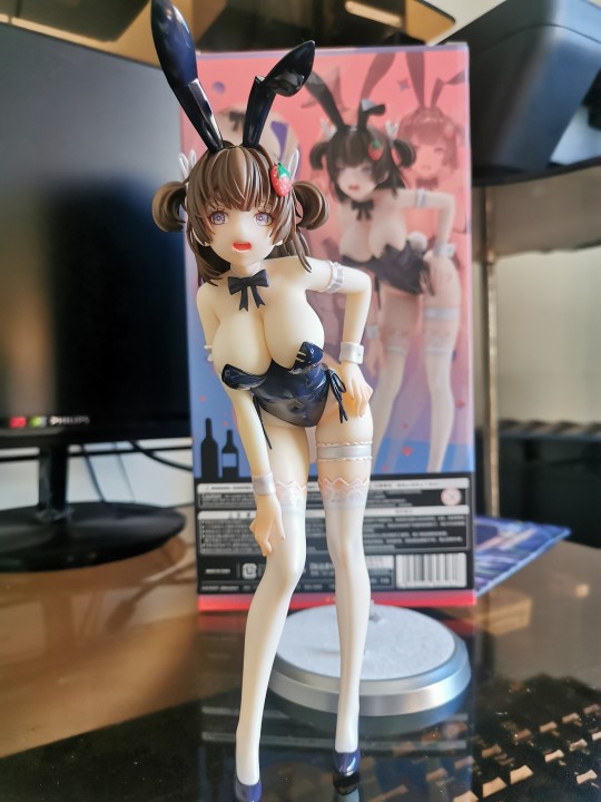 再多一眼看一眼就会爆炸？不靠底座就能直接站立的手办？美山秋子手办保姆级开箱!!!