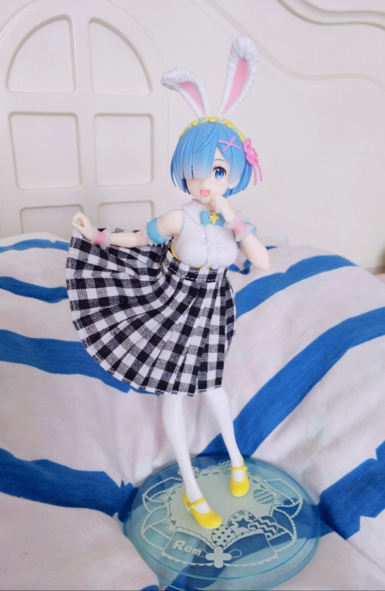 diy黑白灰方格裙 蕾姆小兔子