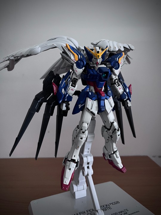 已经逐渐变成万代的形状了