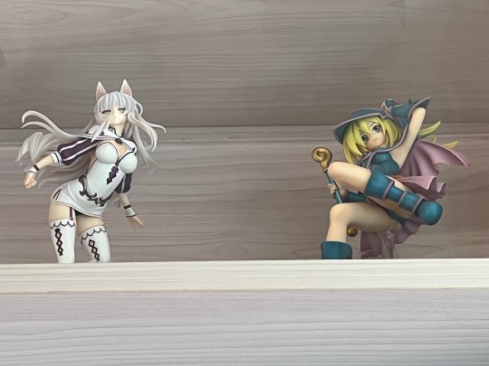 坐着电脑玩累了，抬头就是养眼的视角