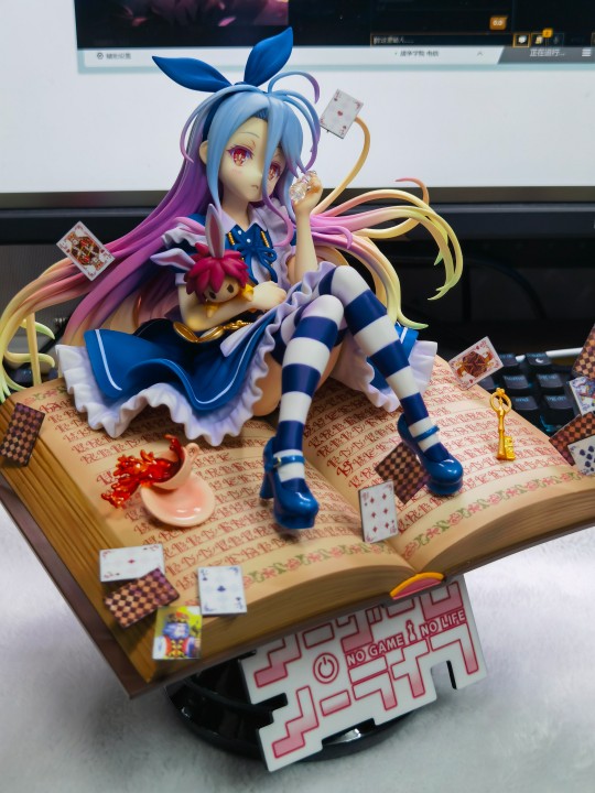 好看，但是涂装溢色好多。