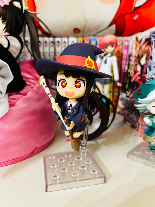 这粘土人的帽子还挺大