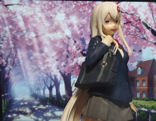 其实侧脸还挺好看的