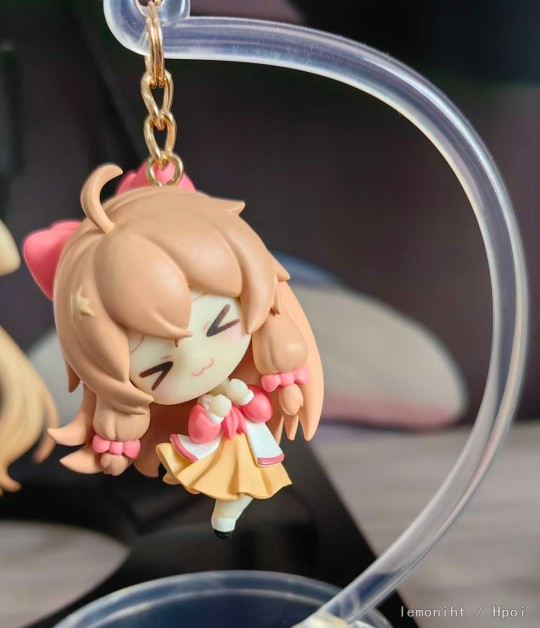 同样是虚拟主播粘土人，塑美和gsc本家的区别。
涂装和配件都不是一个等级不说，
甚至塑美泠鸢的定价还是最高的