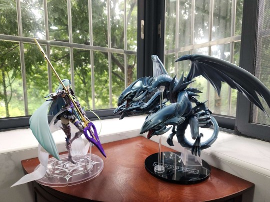 青眼白龙攻击布伦希尔德