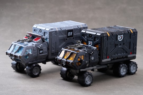 戴亚克隆 TM10 黑色运载车随拍