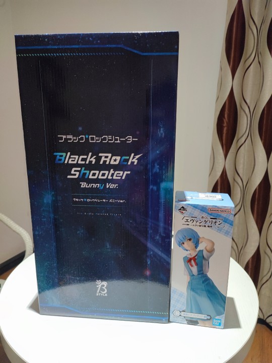 钢板本板的兔子黑岩（悲）手机瞎拍