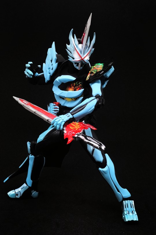 万代SHF 假面骑士圣刃 远古之龙