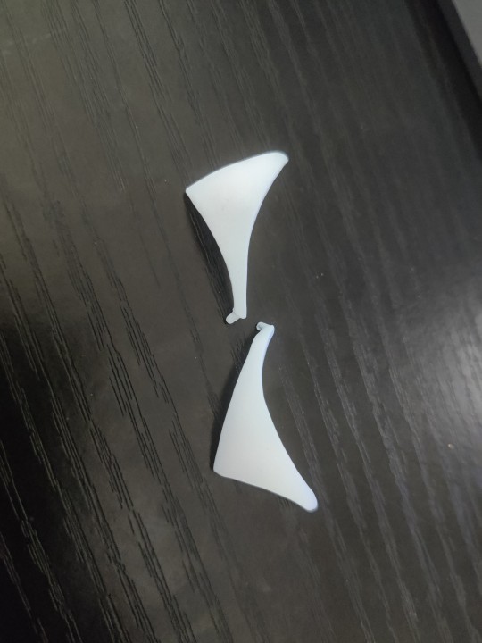 有两片不知道咋装，毛贴有点过于羞耻没贴。。