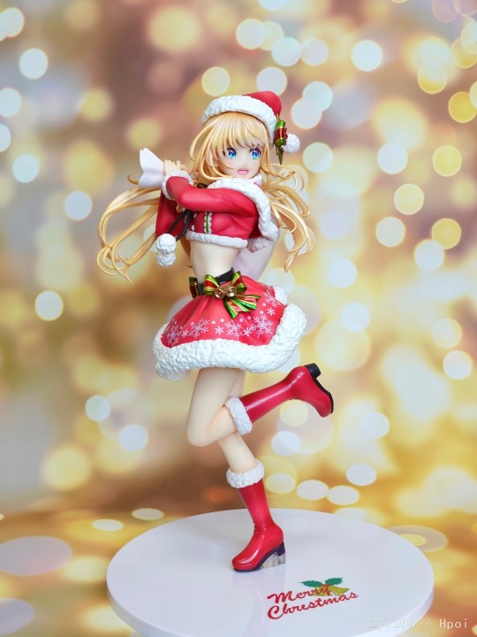 留念-UC-圣诞少女-黄光晕背景