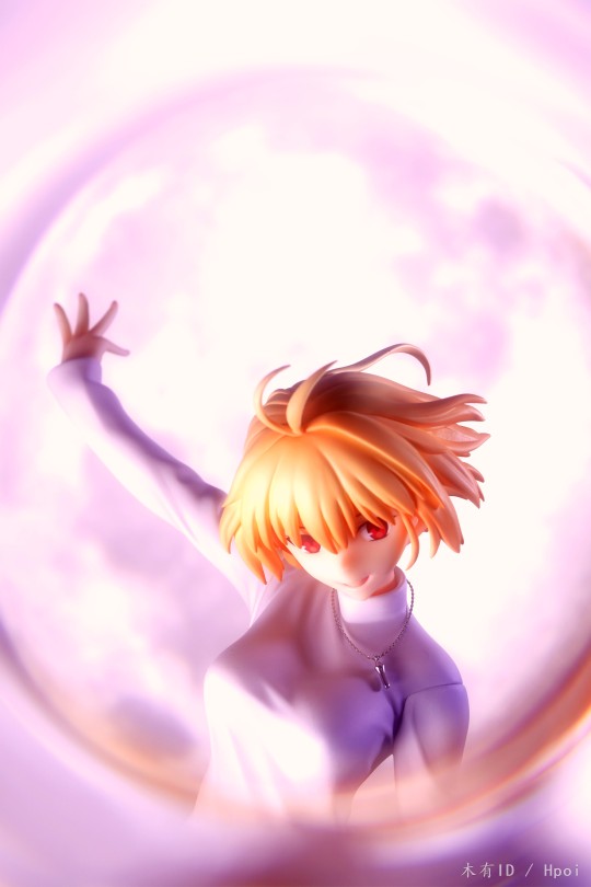 等我买到月亮投影灯，我再拍一组。。。