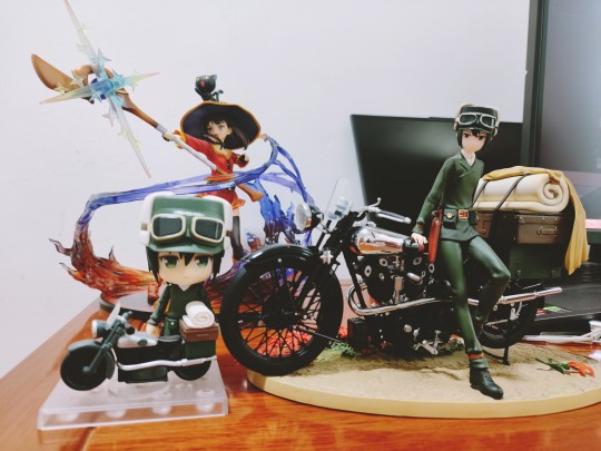 只有放假才能看见他们真是个悲伤的事情