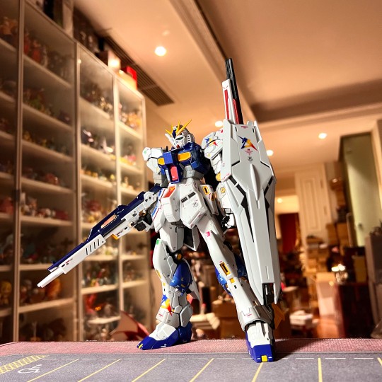 超合金牛高达 rx-93ff