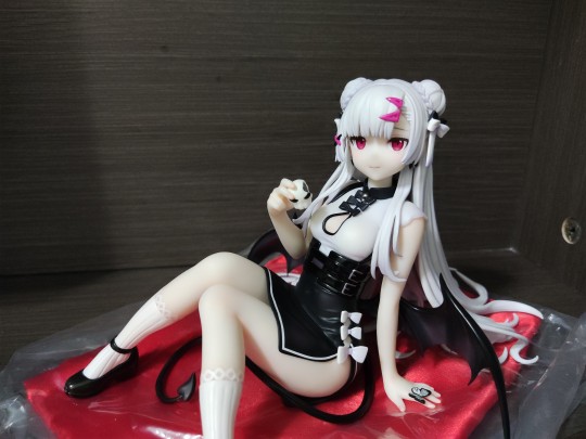 眼缘产物+1，还阔以