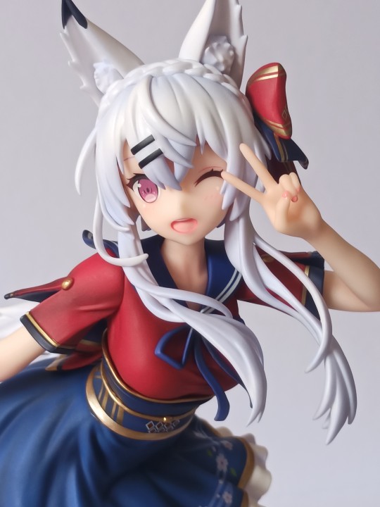 战斗歌姬吧，不如转行练赛跑！

眼缘物，骨折入。

第一眼以为寿屋，我也不知道为啥有这个感觉，可能是因为脸做的挺好看？

头饰，腰带，裙子的涂装还可以，鞋子不太行，耳朵和尾巴有点肉，丝袜尚可，不油亮的丝袜才是好丝袜！

两个脸都挺不错，可惜和原画相比，闭嘴脸的嘴巴做的偏大，整个人物显得不够幼了。