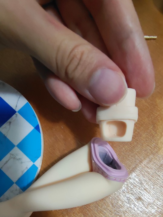 快递太暴力了，脱胶