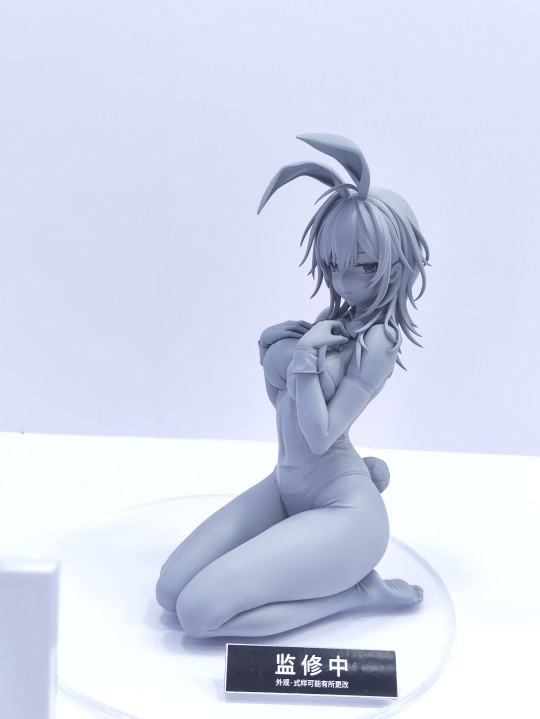 橫山石见 黑兔女郎 灰模展示 BW返图