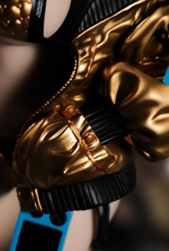 宇佐田美海 金色版