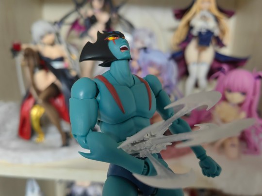 正义のHERO（大嘘）戴比鲁曼~戴比鲁曼！