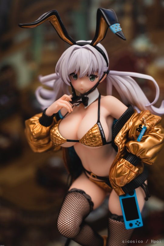 宇佐田美海 金色版