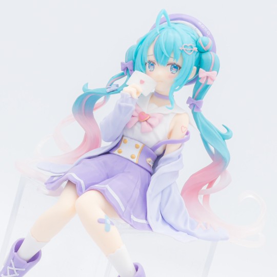 FuRyu 泡面压初音未来 紫色恋爱水手