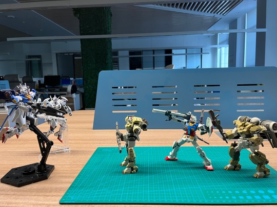 ガンダム〜ガンダム〜希望のひかり🎵