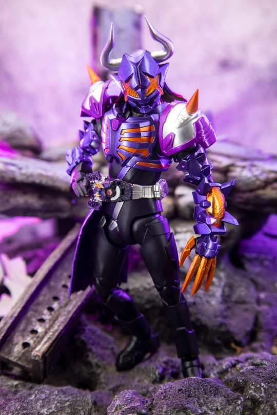 你也是电锯人？！万代SHF 假面骑士霸牛Buffa 僵尸形态 【吾昂王的模玩分享】