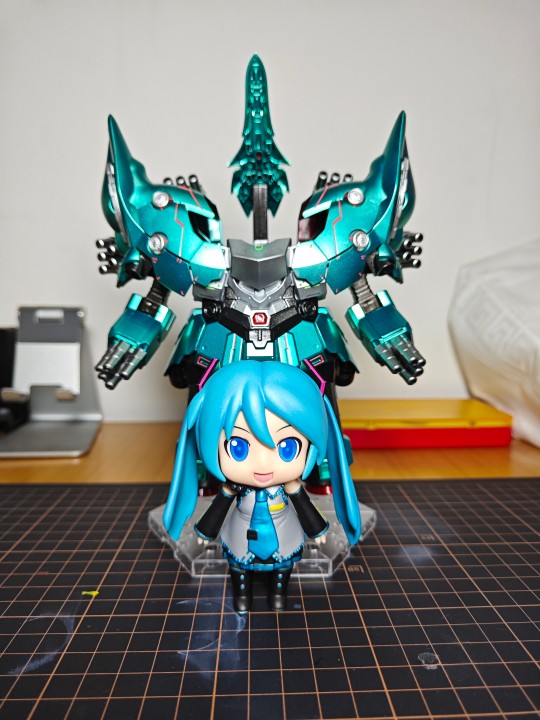 MIKU DAYO ， 屹立于大地之上