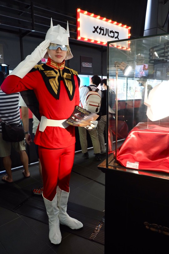 MegaHouse 夏亚的头盔 展图转载