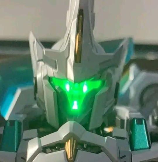 被灵能蛊惑的湖中骑士