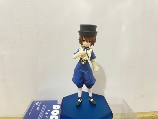 蔷薇少女苍星石