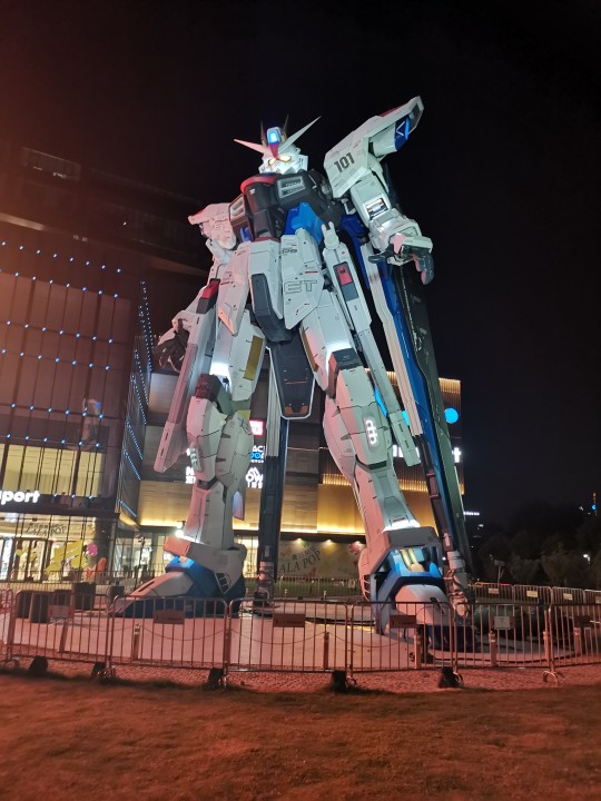 高达基地买高达 “no”
学知识（姿势） “yes”