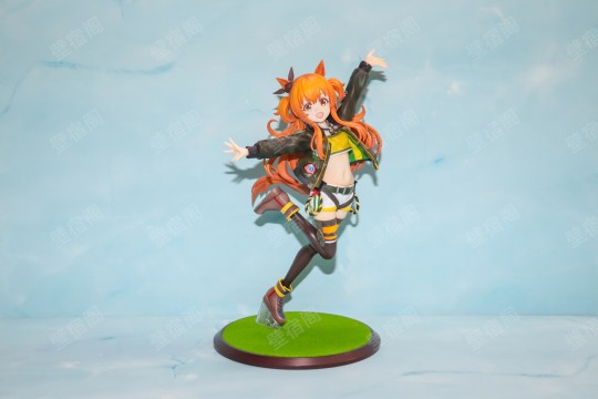 飞翔在蓝天白云之中 重炮 赛马娘