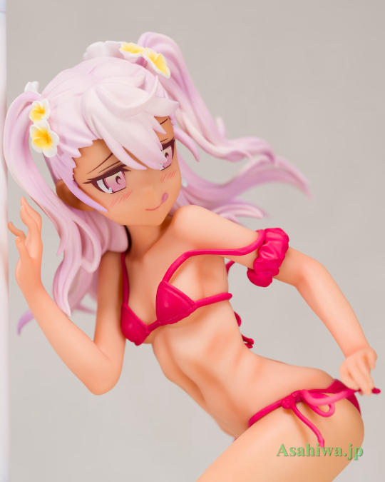 克洛伊·冯·爱因兹贝伦 比基尼版