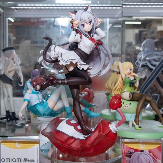 Alice Giant DRACU-RIOT! 艾莉娜·欧莱乌娜·艾文 店头展示转图