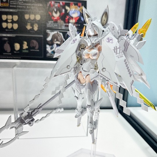 寿屋 女神装置 朱罗 玉藻前 白面金毛 展图转载