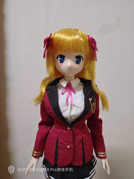 好久的娃娃了，官配不可避免的老化，不过还是很可爱的