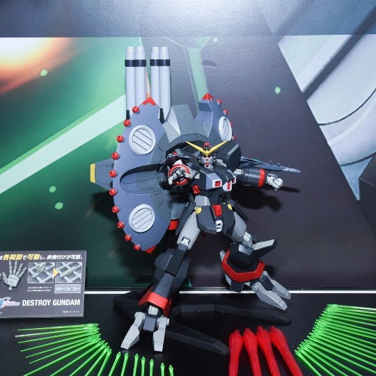 万代 HG 机动战士高达SEED DESTINY 毁灭高达 展图转载