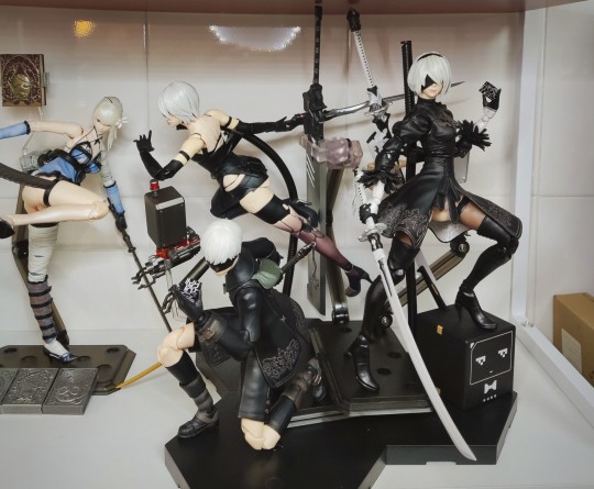 工作不够认真，买不起雕像