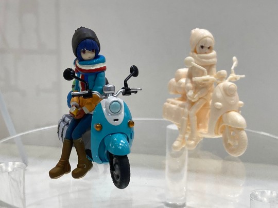 海洋堂 ARTPLA 摇曳露营△ 志摩凛 和 摩托车 套装 （再版）展图转载