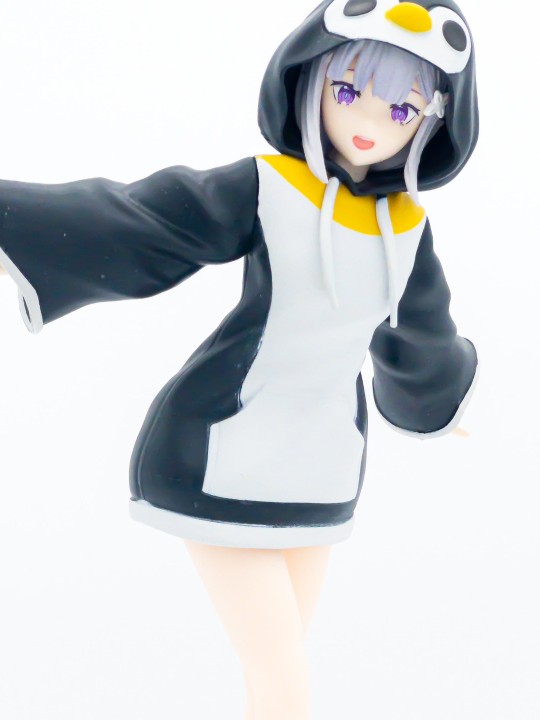 世嘉 Luminasta Re:0 小企鹅爱蜜莉雅 门店展示转图